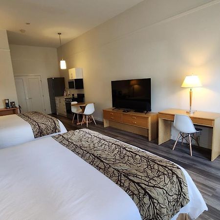 The Cedars Inn Hotel & Convention Centre Gibsons Dış mekan fotoğraf