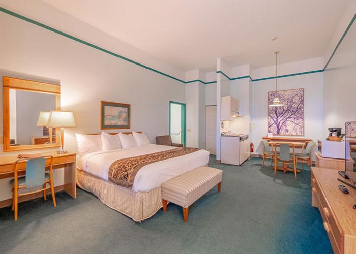 The Cedars Inn Hotel & Convention Centre Gibsons Dış mekan fotoğraf